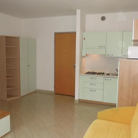 Apartment Bright Flat Near The - Beahost