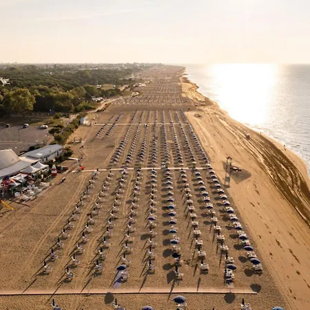 Bright Flat Near The - Beahost Apartment Bibione