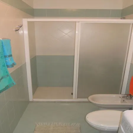 Bright Flat Near The - Beahost Apartman *
