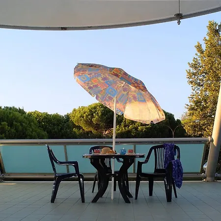 Apartman Bright Flat Near The - Beahost *