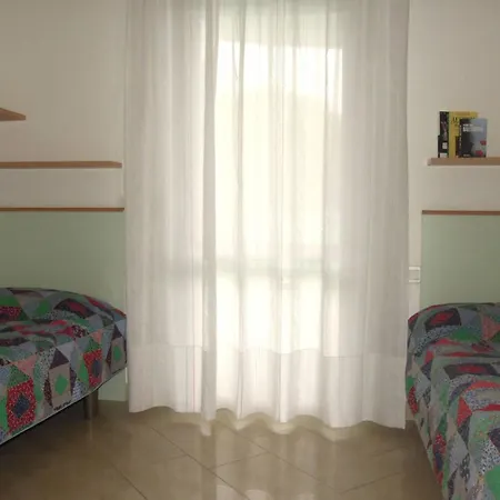Bright Flat Near The - Beahost Apartman *